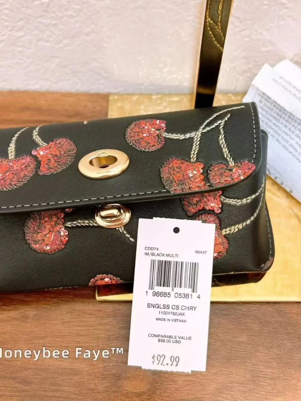 Coach nwt sunglass